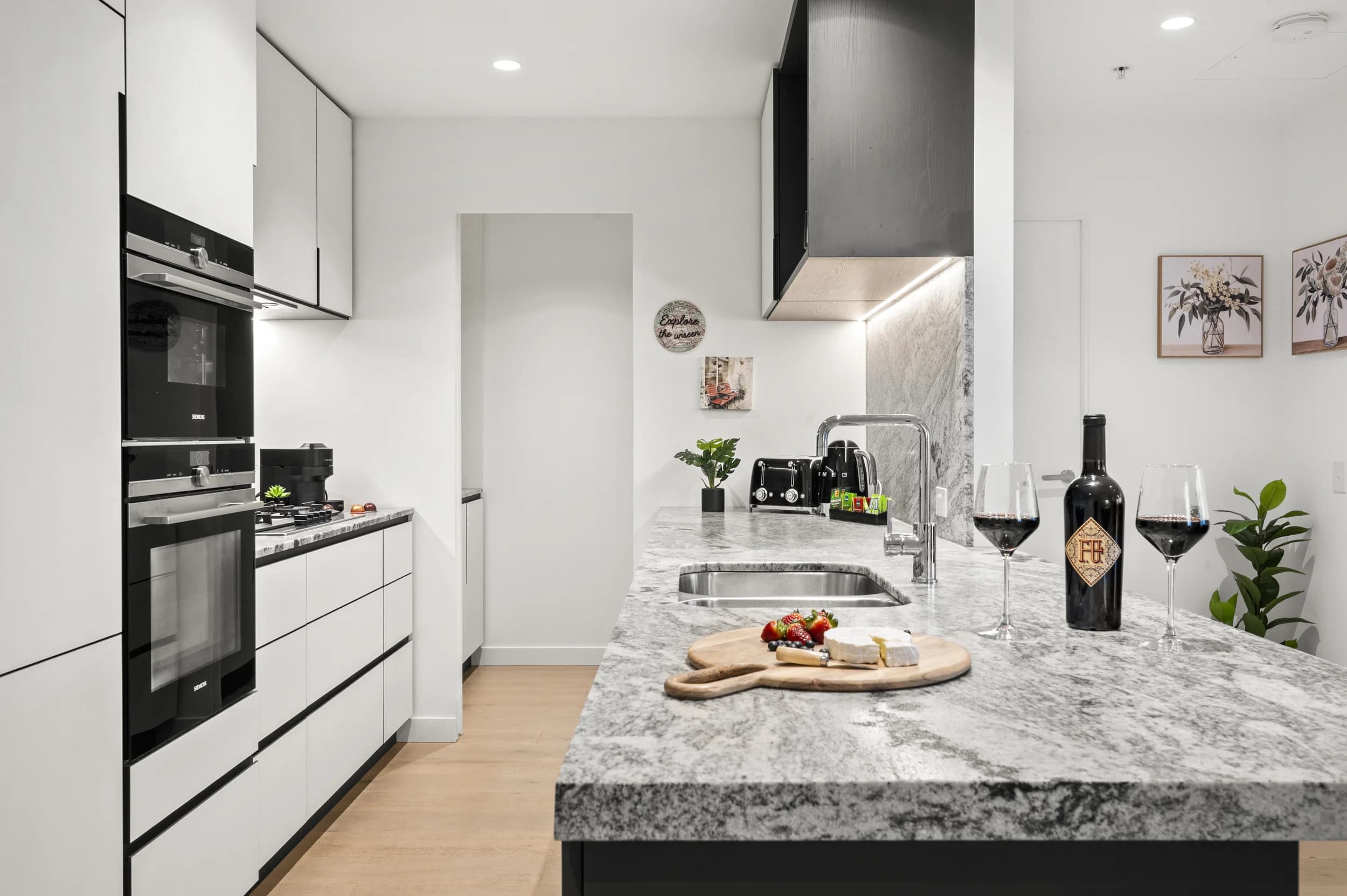 Melbourne CBD Apartments With Kitchen and Laundry: A Full Guide