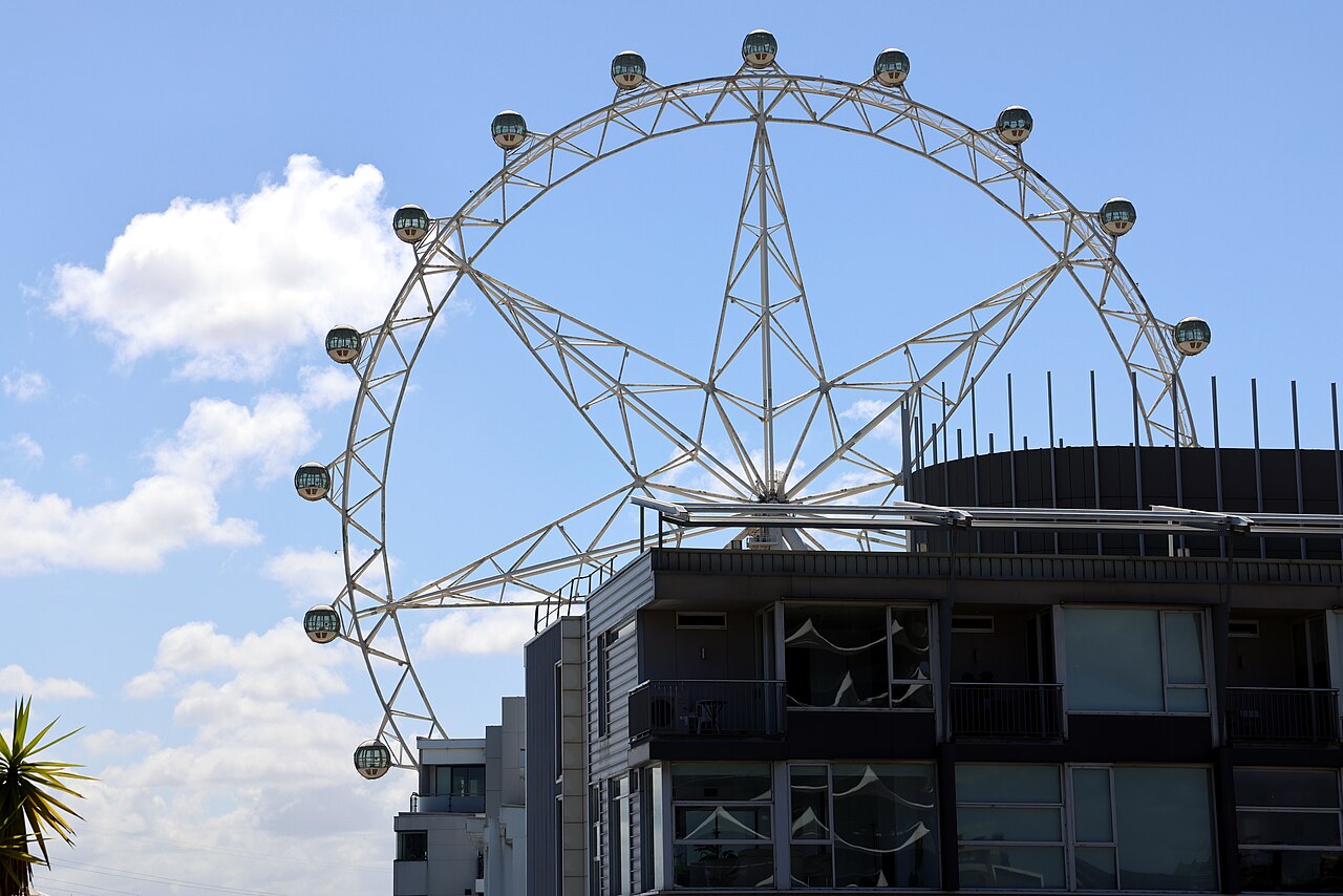 Docklands Waterfront Promenade and Lifestyle Precinct